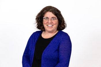 Headshot of Marni Holder