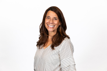 Headshot of Robyn Weiss